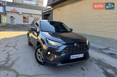 Внедорожник / Кроссовер Toyota RAV4 2023 в Звягеле