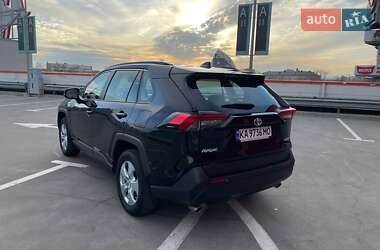 Позашляховик / Кросовер Toyota RAV4 2020 в Києві