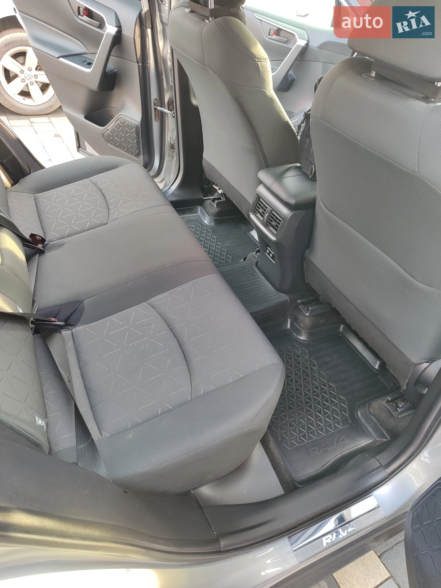 2019 Toyota RAV 4 - мініатюра 8