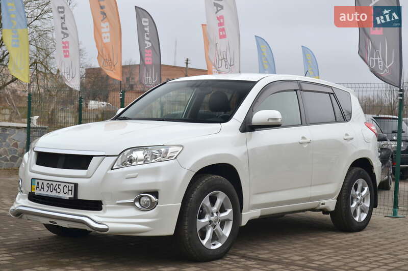 Внедорожник / Кроссовер Toyota RAV4 2011 в 
