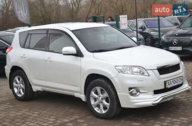 Внедорожник / Кроссовер Toyota RAV4 2011 в 
