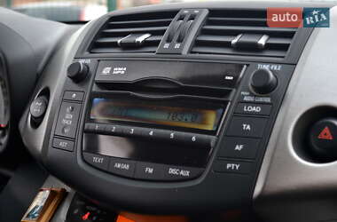 Внедорожник / Кроссовер Toyota RAV4 2011 в 