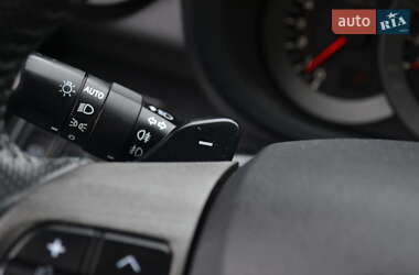 Внедорожник / Кроссовер Toyota RAV4 2011 в 