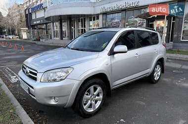 Внедорожник / Кроссовер Toyota RAV4 2006 в Николаеве