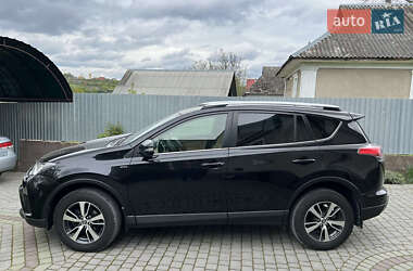 Внедорожник / Кроссовер Toyota RAV4 2016 в Городке