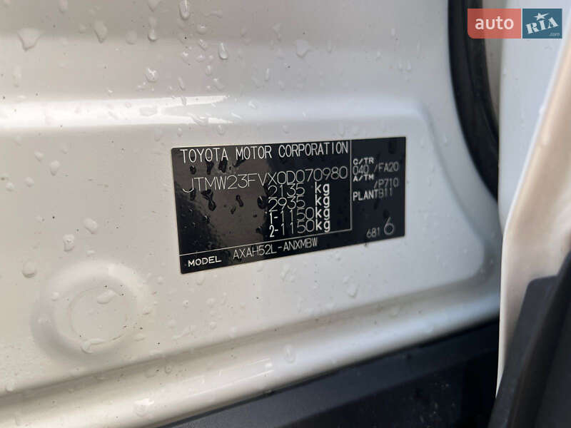 Позашляховик / Кросовер Toyota RAV4 2020 в Рокитному