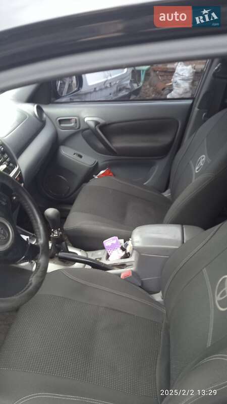Внедорожник / Кроссовер Toyota RAV4 2001 в Харькове