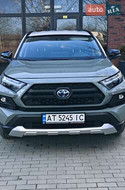 Позашляховик / Кросовер Toyota RAV4 2024 в Івано-Франківську