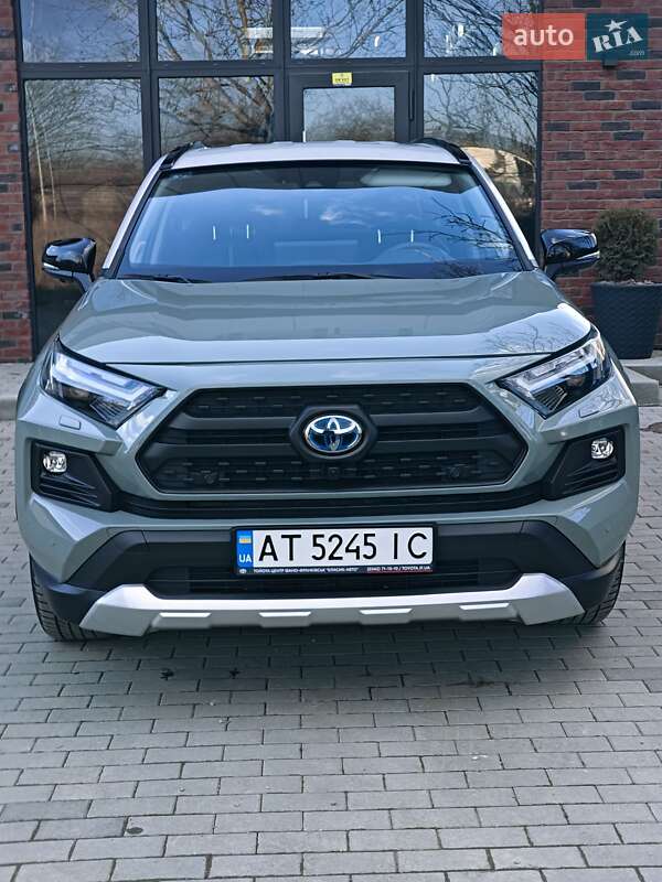 Внедорожник / Кроссовер Toyota RAV4 2024 в Ивано-Франковске