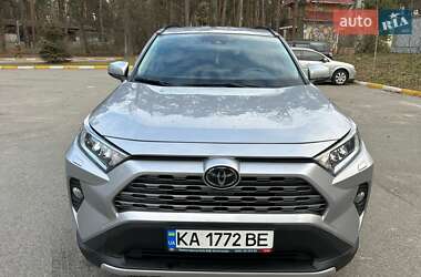 Позашляховик / Кросовер Toyota RAV4 2020 в Бучі