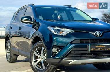 Внедорожник / Кроссовер Toyota RAV4 2017 в Киеве