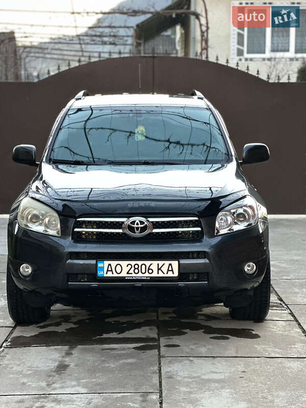 Позашляховик / Кросовер Toyota RAV4 2007 в Хусті