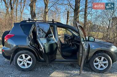 Позашляховик / Кросовер Toyota RAV4 2008 в 