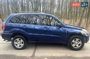 Позашляховик / Кросовер Toyota RAV4 2002 в Рівному