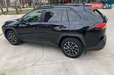 Внедорожник / Кроссовер Toyota RAV4 2021 в Киеве