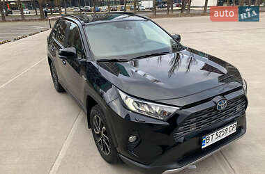 Внедорожник / Кроссовер Toyota RAV4 2021 в Киеве