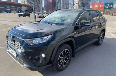 Внедорожник / Кроссовер Toyota RAV4 2021 в Киеве