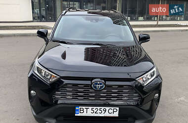 Внедорожник / Кроссовер Toyota RAV4 2021 в Киеве