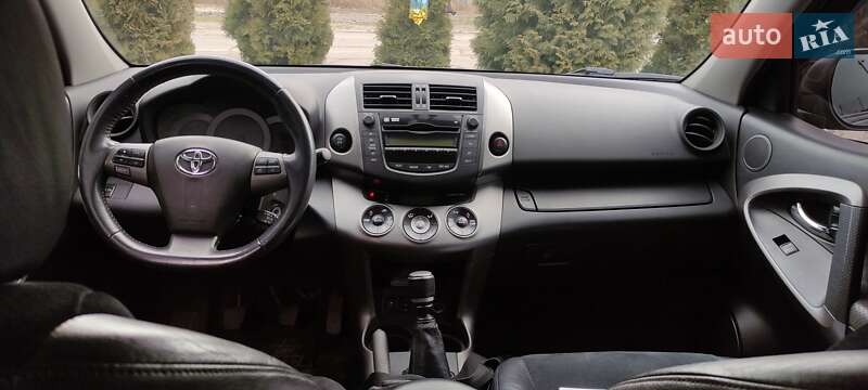 Внедорожник / Кроссовер Toyota RAV4 2010 в Балаклее