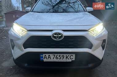 Позашляховик / Кросовер Toyota RAV4 2019 в Києві