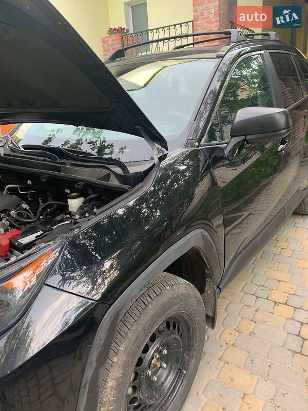 Внедорожник / Кроссовер Toyota RAV4 2020 в Полтаве