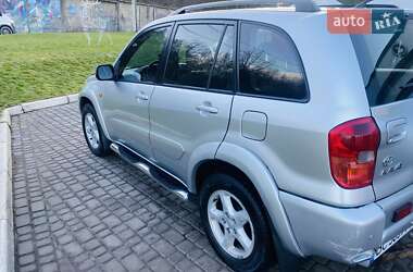 Позашляховик / Кросовер Toyota RAV4 2003 в 