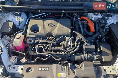 Внедорожник / Кроссовер Toyota RAV4 2021 в 