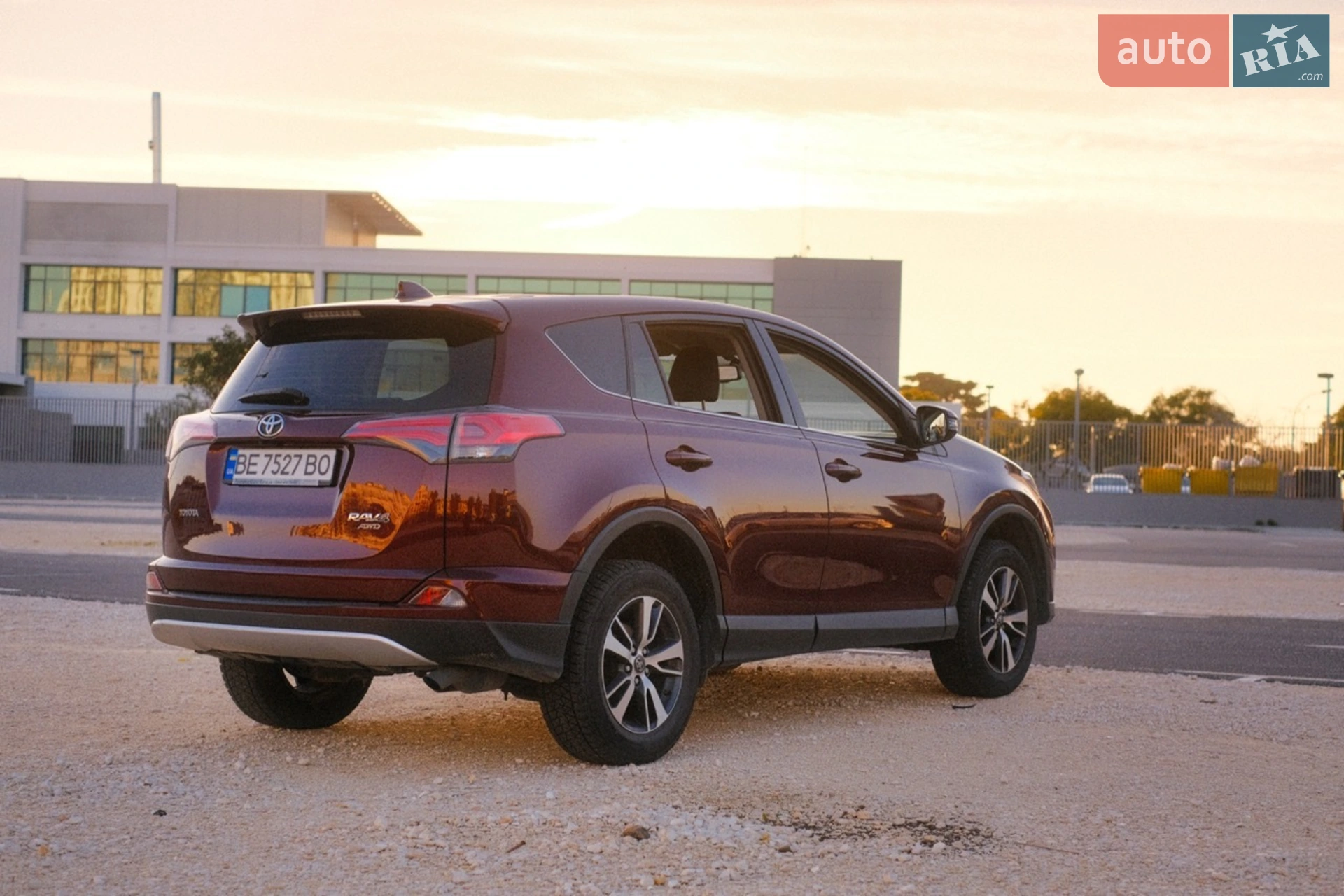 2016 Toyota RAV 4 - мініатюра 8