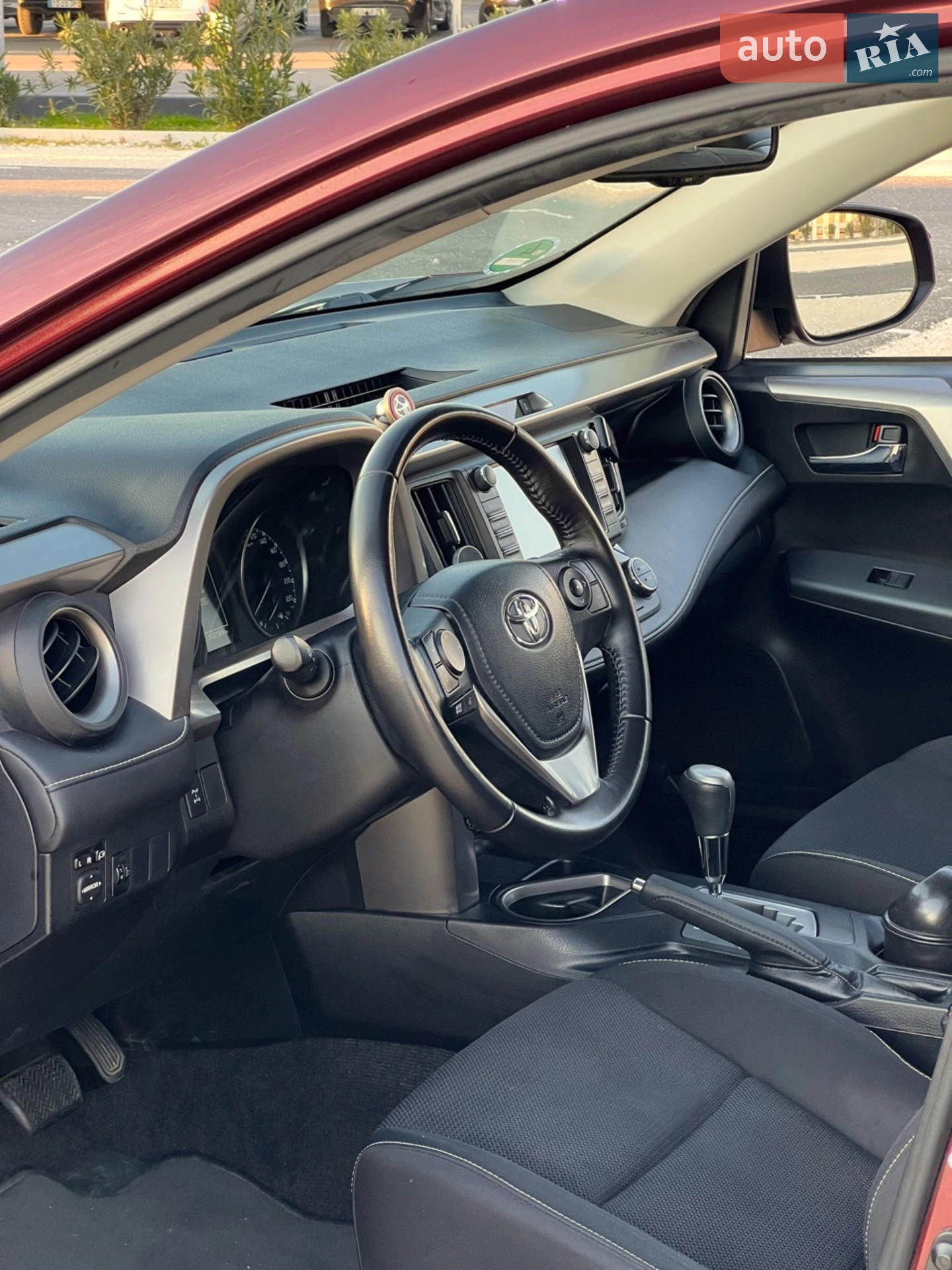 2016 Toyota RAV 4 - мініатюра 16
