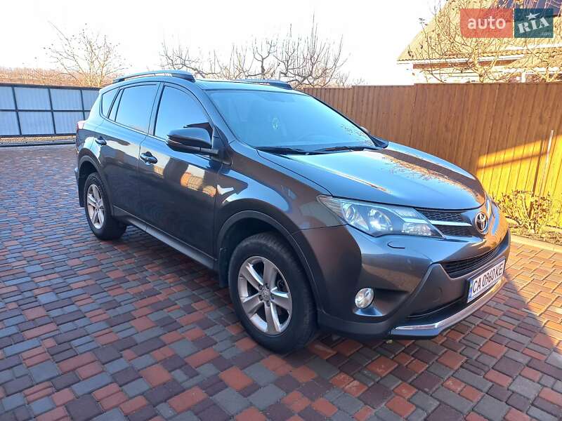 Внедорожник / Кроссовер Toyota RAV4 2013 в 