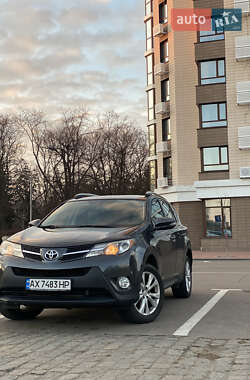 Внедорожник / Кроссовер Toyota RAV4 2014 в Кременчуге