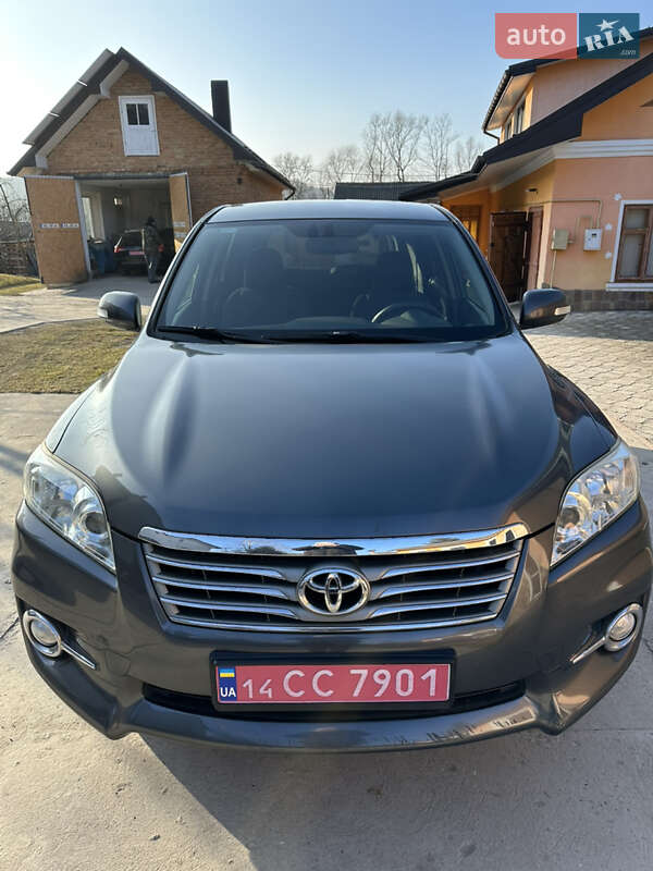 Позашляховик / Кросовер Toyota RAV4 2011 в Монастириській