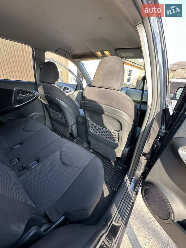 Позашляховик / Кросовер Toyota RAV4 2011 в Монастириській