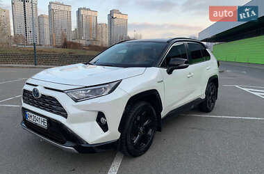 Внедорожник / Кроссовер Toyota RAV4 2021 в Киеве