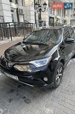 Позашляховик / Кросовер Toyota RAV4 2016 в Києві