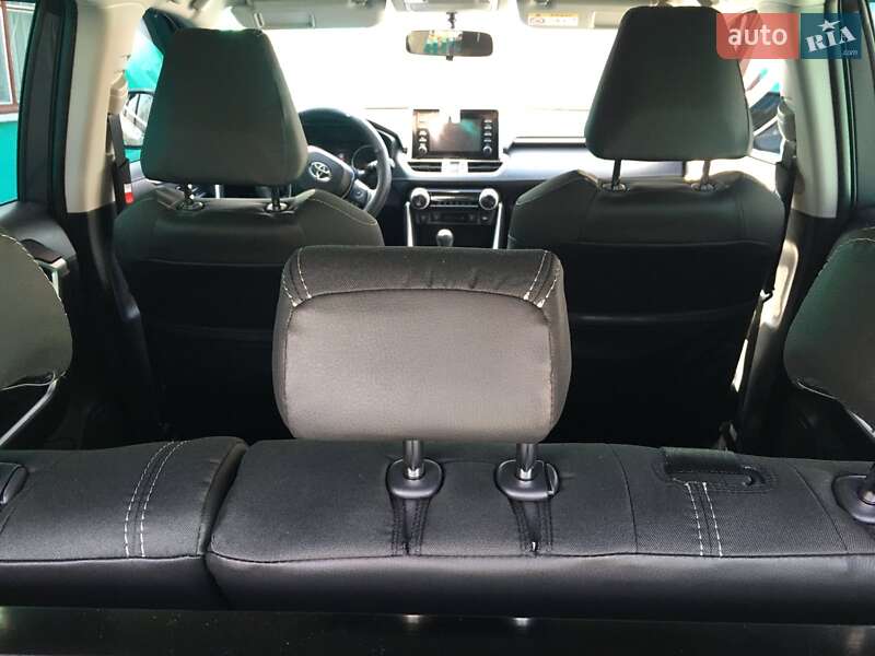 Внедорожник / Кроссовер Toyota RAV4 2020 в Первомайске