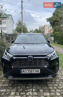 Внедорожник / Кроссовер Toyota RAV4 2021 в Львове