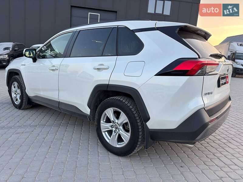 Внедорожник / Кроссовер Toyota RAV4 2020 в Львове