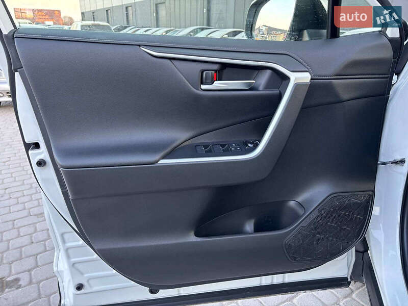 Внедорожник / Кроссовер Toyota RAV4 2020 в Львове