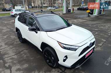 Внедорожник / Кроссовер Toyota RAV4 2022 в 