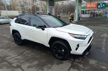 Внедорожник / Кроссовер Toyota RAV4 2022 в 