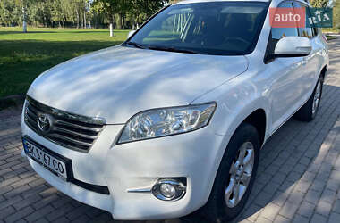 Позашляховик / Кросовер Toyota RAV4 2011 в Рівному