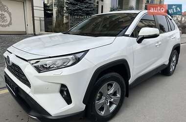 Позашляховик / Кросовер Toyota RAV4 2024 в Києві