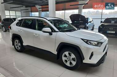 Внедорожник / Кроссовер Toyota RAV4 2020 в Хмельницком