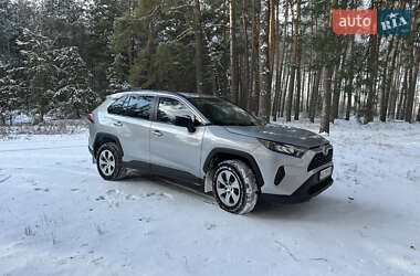 Внедорожник / Кроссовер Toyota RAV4 2019 в Киеве