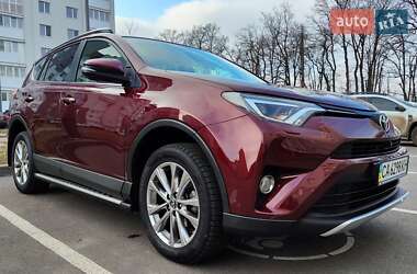 Внедорожник / Кроссовер Toyota RAV4 2015 в Киеве