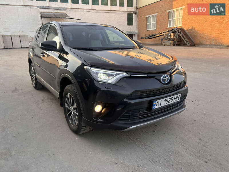 Внедорожник / Кроссовер Toyota RAV4 2016 в Казатине