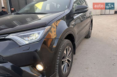 Внедорожник / Кроссовер Toyota RAV4 2016 в Казатине