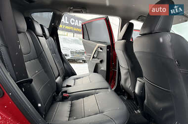 Внедорожник / Кроссовер Toyota RAV4 2013 в 