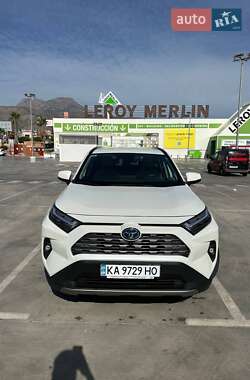 Внедорожник / Кроссовер Toyota RAV4 2022 в Киеве